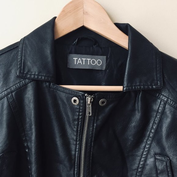 Tattoo Cropped Black Faux Leather Jacket - Picture 3 of 4